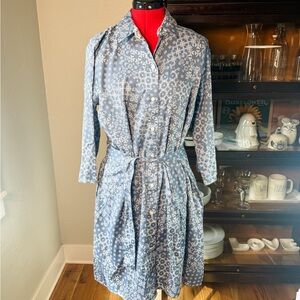 Foxcroft NYC Blue White Print Shirt Dress Sz 12 Wrinkle Free Belted
